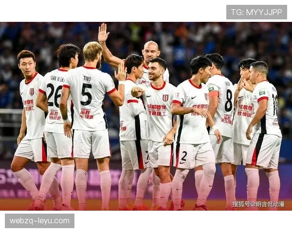 足球赛季精彩回顾：劲旅激战白热化，争冠之路状态节节攀升