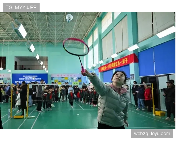 谌龙退役后天天打高尔夫,这日子过得比顶流还顶流 谌龙退役后天天打高尔夫,这日子过得比顶流还顶流